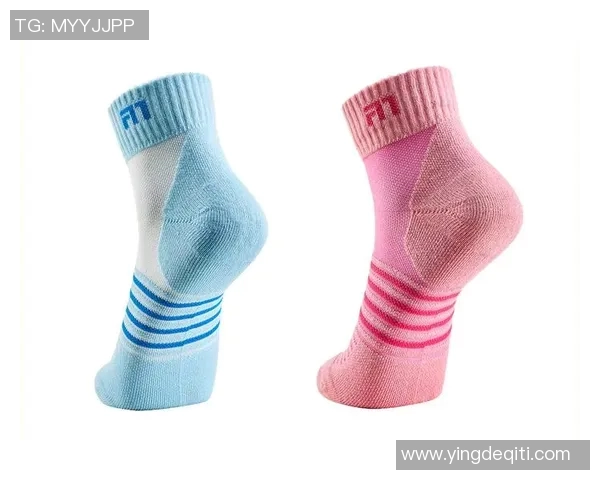 羽毛球装备选购指南：如何选择适合的球袜提升运动表现