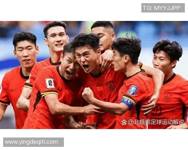 体育记者深入采访足球明星揭秘他们的训练生活与比赛心路历程